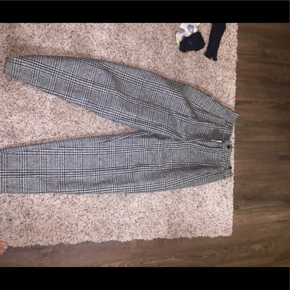 tweed pants 👀